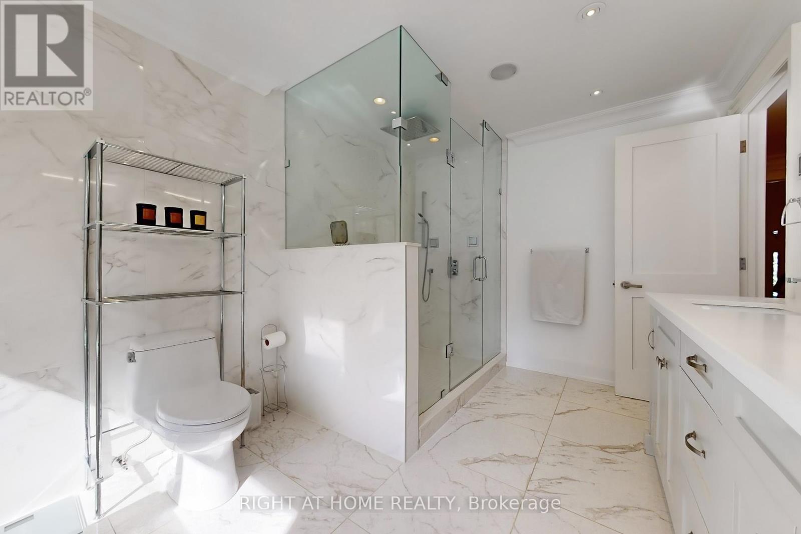 490 Orchard Drive, Oakville (Wo West), Ontario  L6K 1P1 - Photo 13 - W12359719