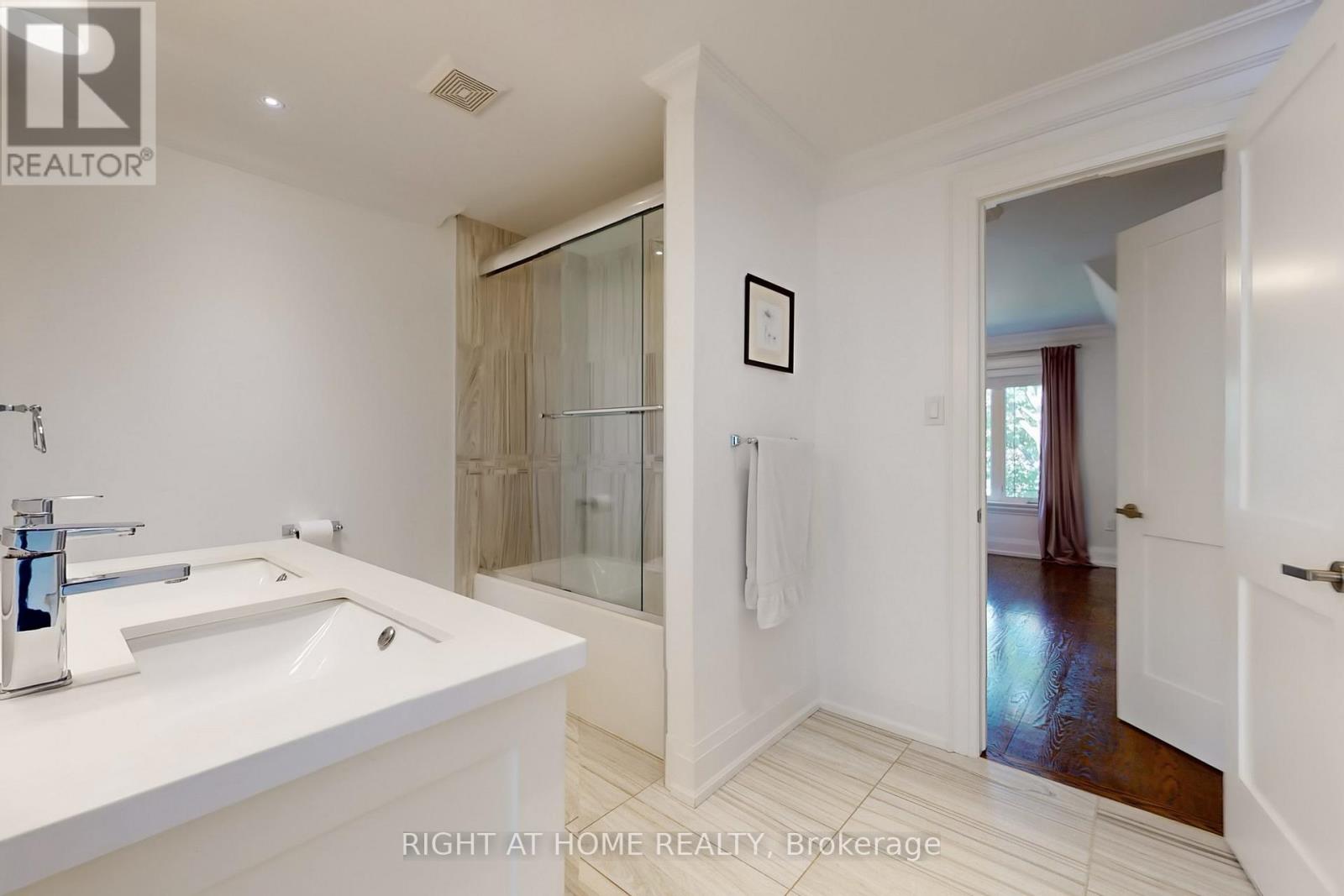 490 Orchard Drive, Oakville (Wo West), Ontario  L6K 1P1 - Photo 15 - W12359719