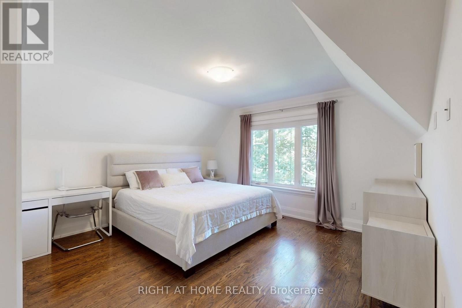 490 Orchard Drive, Oakville (Wo West), Ontario  L6K 1P1 - Photo 16 - W12359719