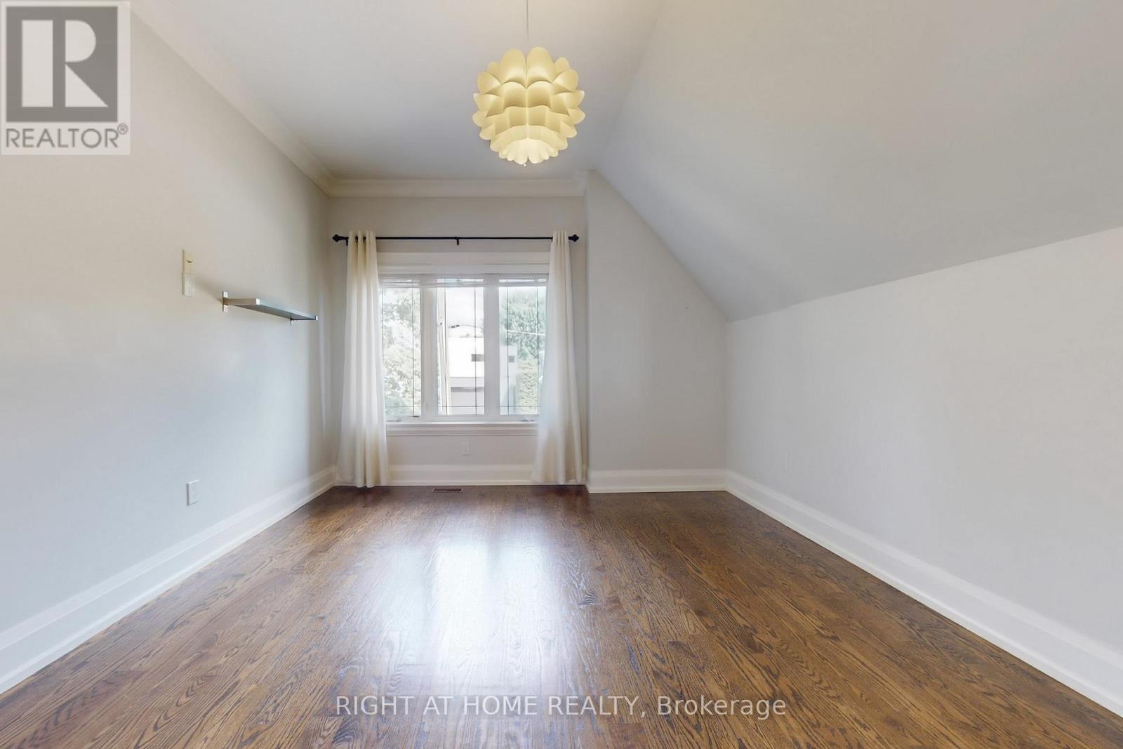 490 Orchard Drive, Oakville (Wo West), Ontario  L6K 1P1 - Photo 17 - W12359719