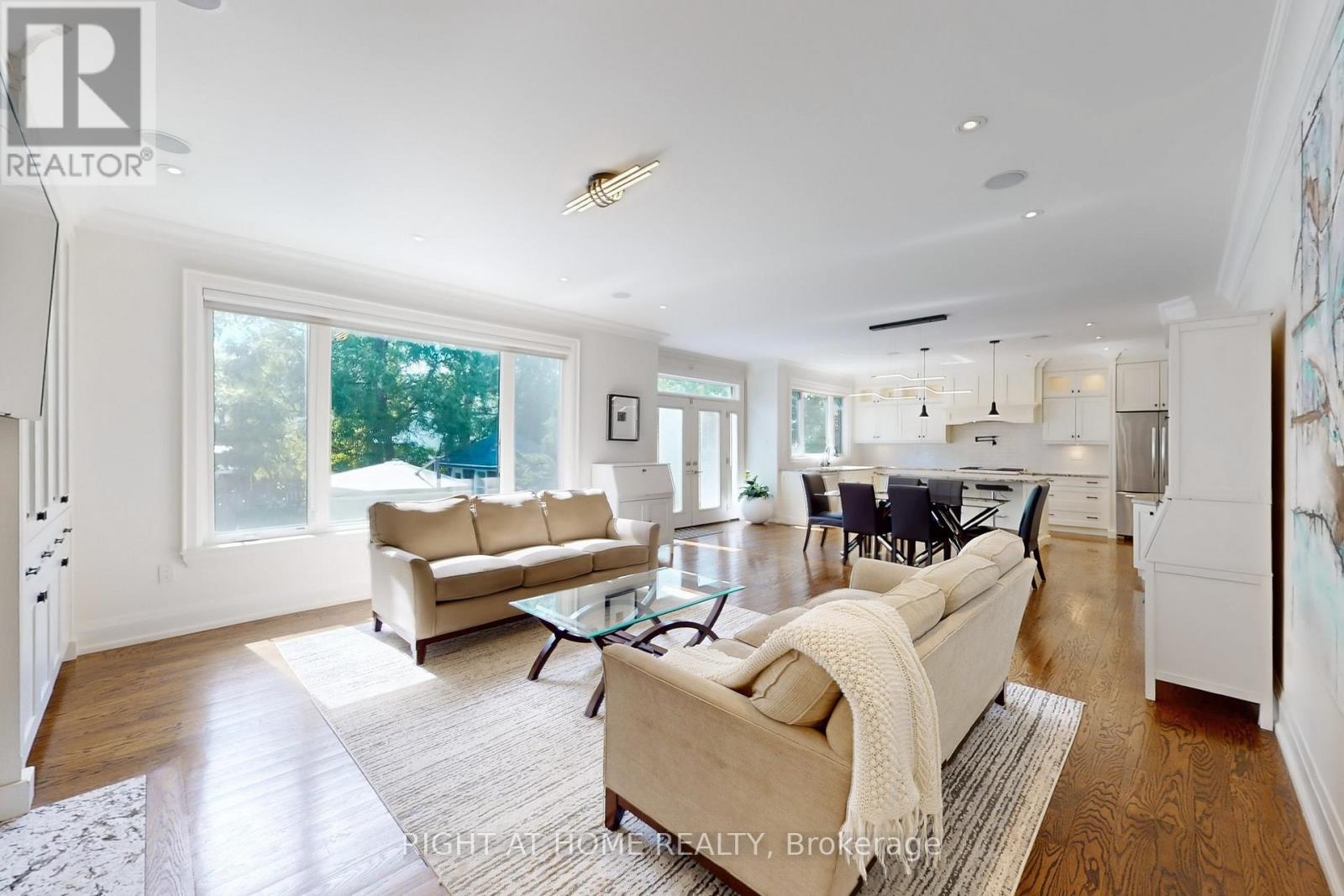 490 Orchard Drive, Oakville (Wo West), Ontario  L6K 1P1 - Photo 4 - W12359719