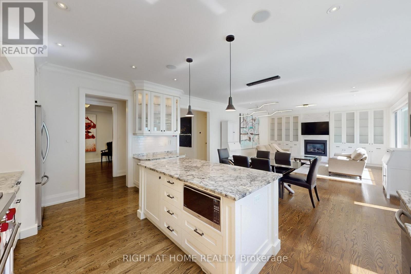 490 Orchard Drive, Oakville (Wo West), Ontario  L6K 1P1 - Photo 6 - W12359719