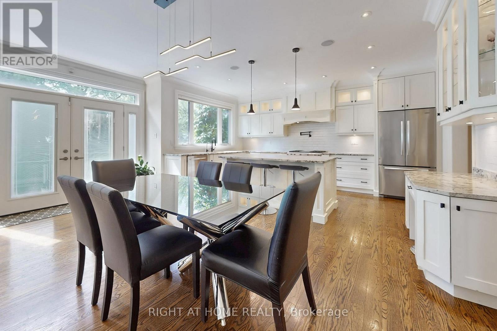 490 Orchard Drive, Oakville (Wo West), Ontario  L6K 1P1 - Photo 7 - W12359719