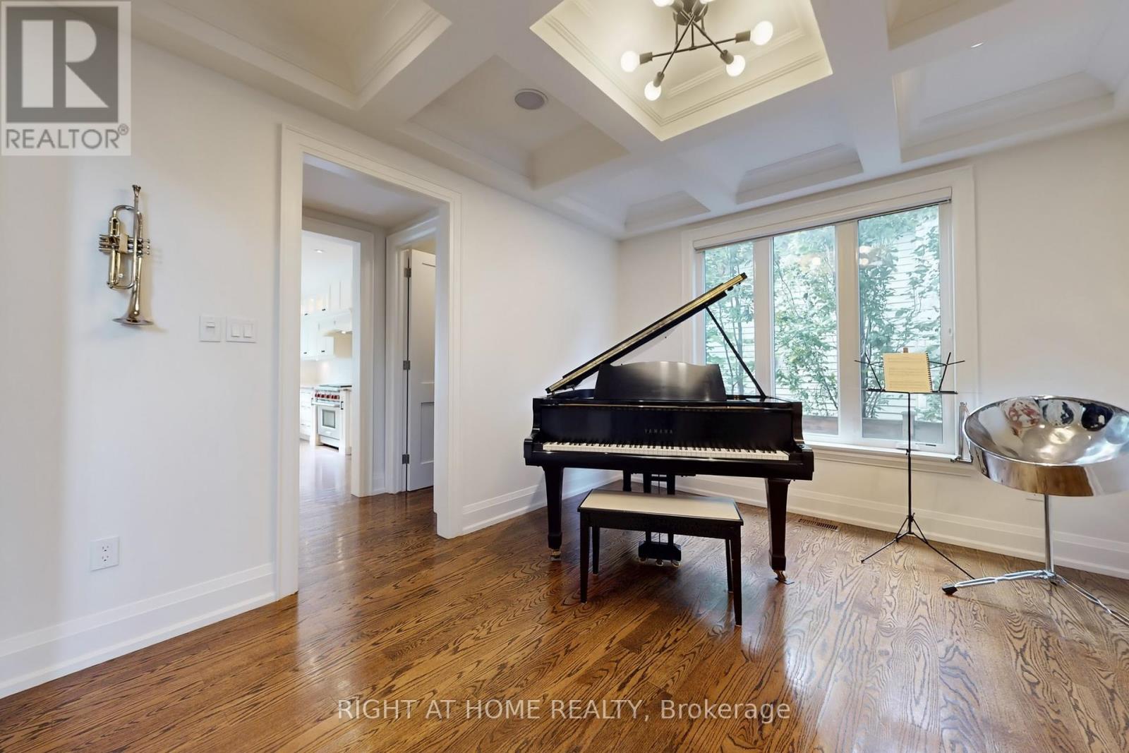 490 Orchard Drive, Oakville (Wo West), Ontario  L6K 1P1 - Photo 8 - W12359719