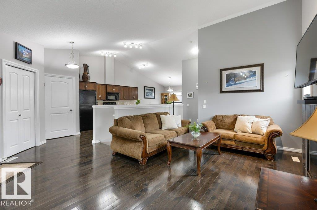 Property at 18 NEVIS CL image 3