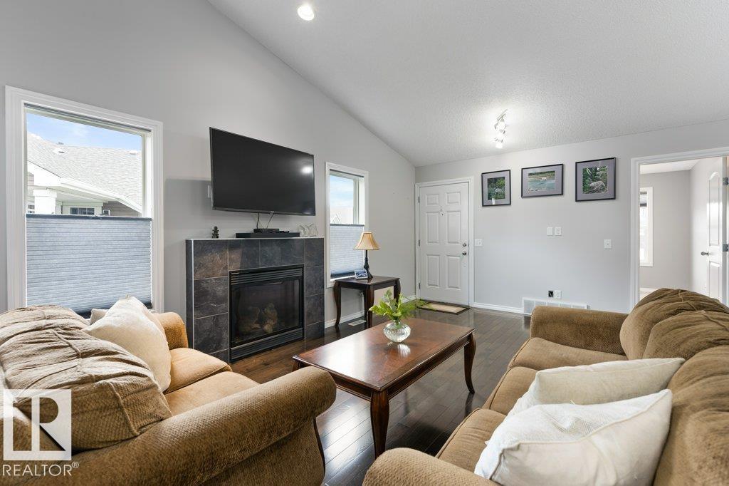 Property at 18 NEVIS CL image 4