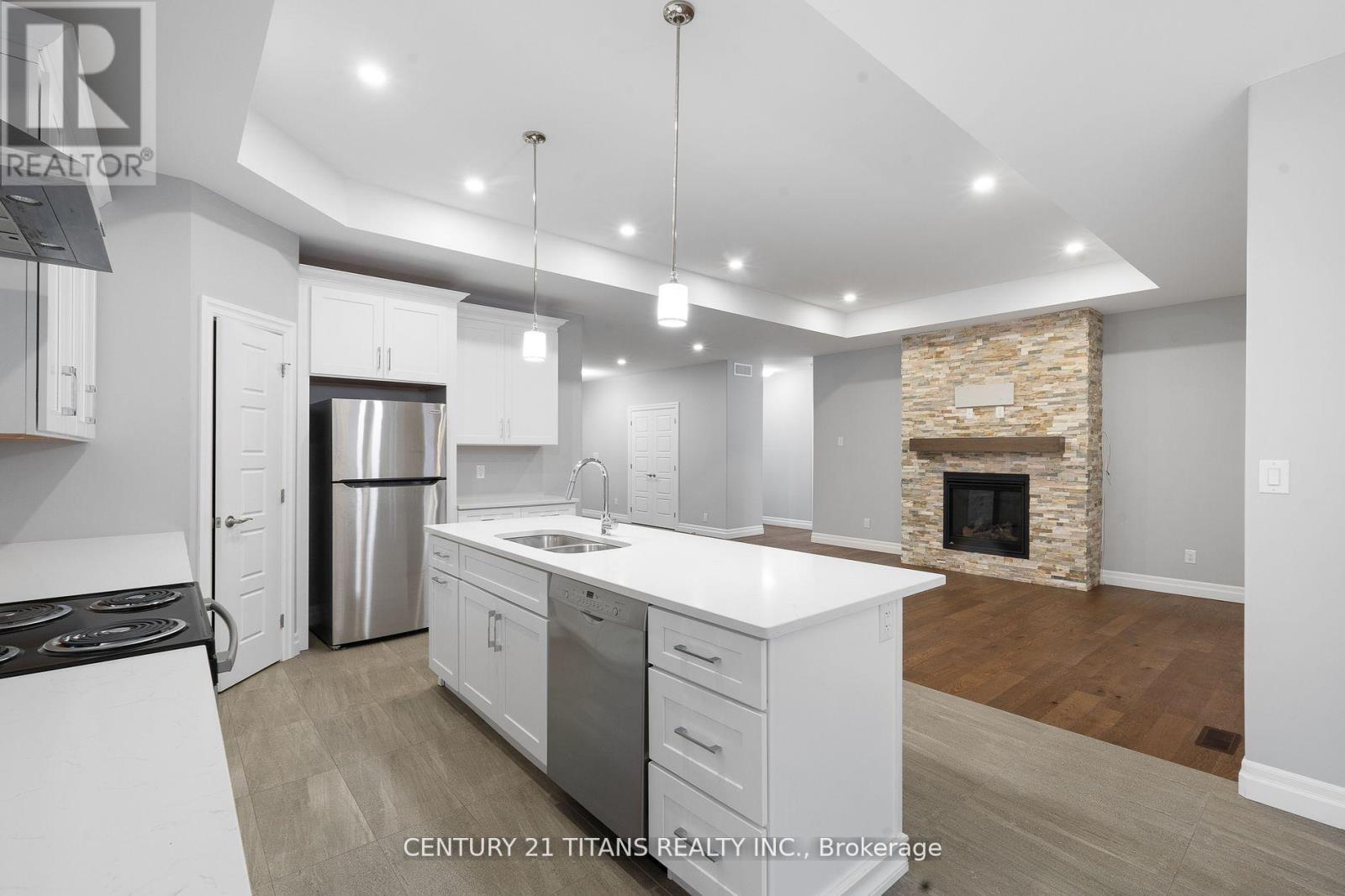 19 Tracy Drive, Chatham-Kent, Ontario  N7M 6G2 - Photo 12 - X12359716