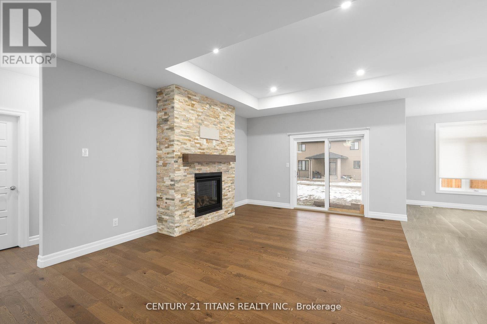 19 Tracy Drive, Chatham-Kent, Ontario  N7M 6G2 - Photo 13 - X12359716