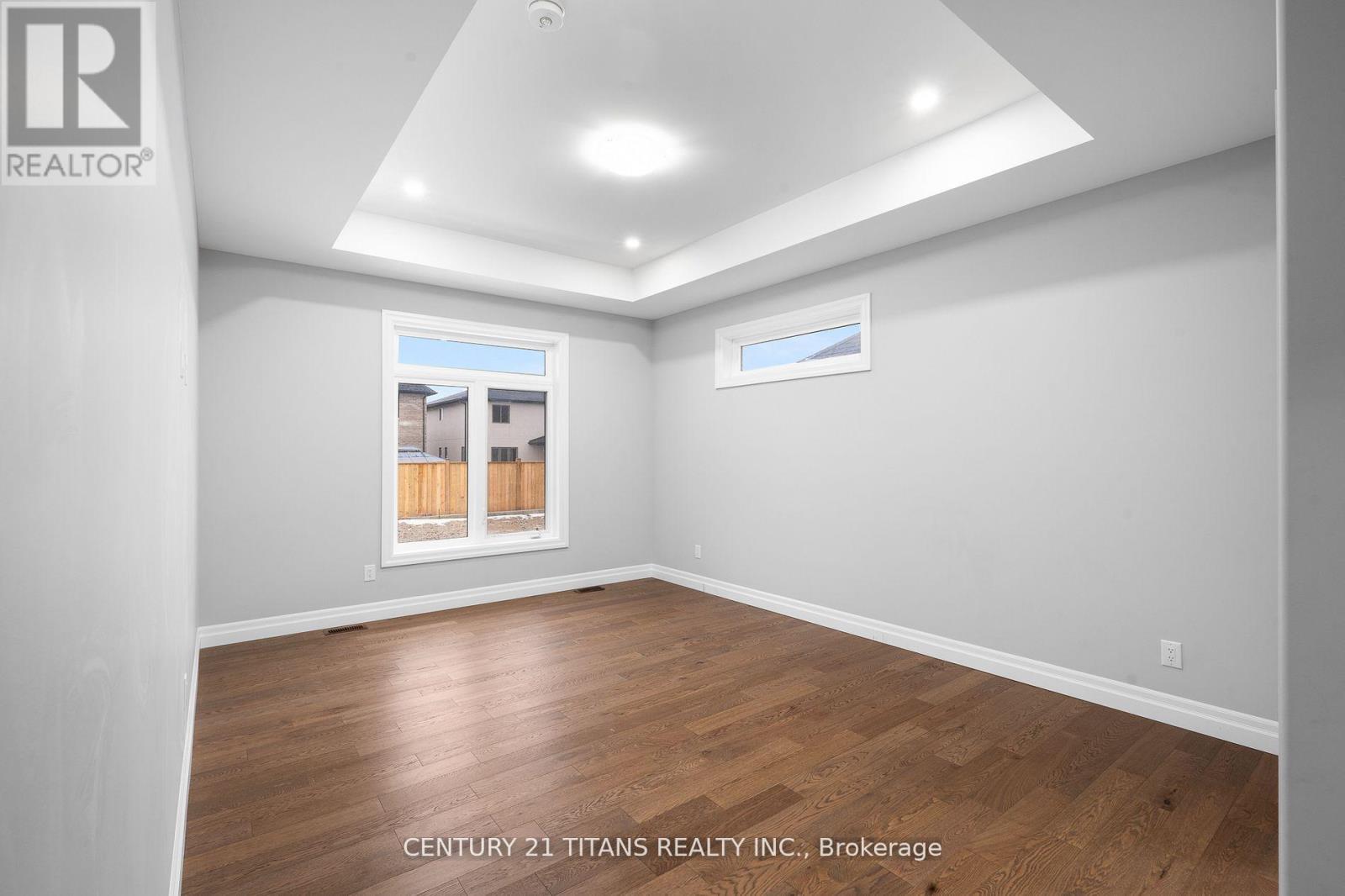 19 Tracy Drive, Chatham-Kent, Ontario  N7M 6G2 - Photo 15 - X12359716