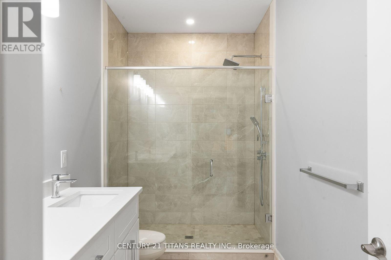 19 Tracy Drive, Chatham-Kent, Ontario  N7M 6G2 - Photo 18 - X12359716