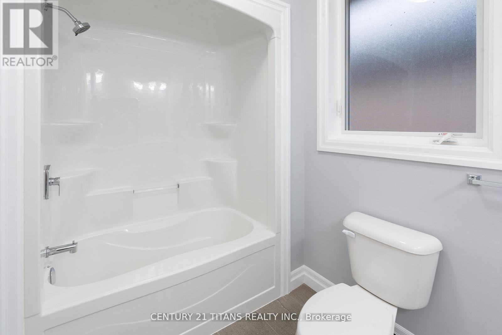 19 Tracy Drive, Chatham-Kent, Ontario  N7M 6G2 - Photo 25 - X12359716