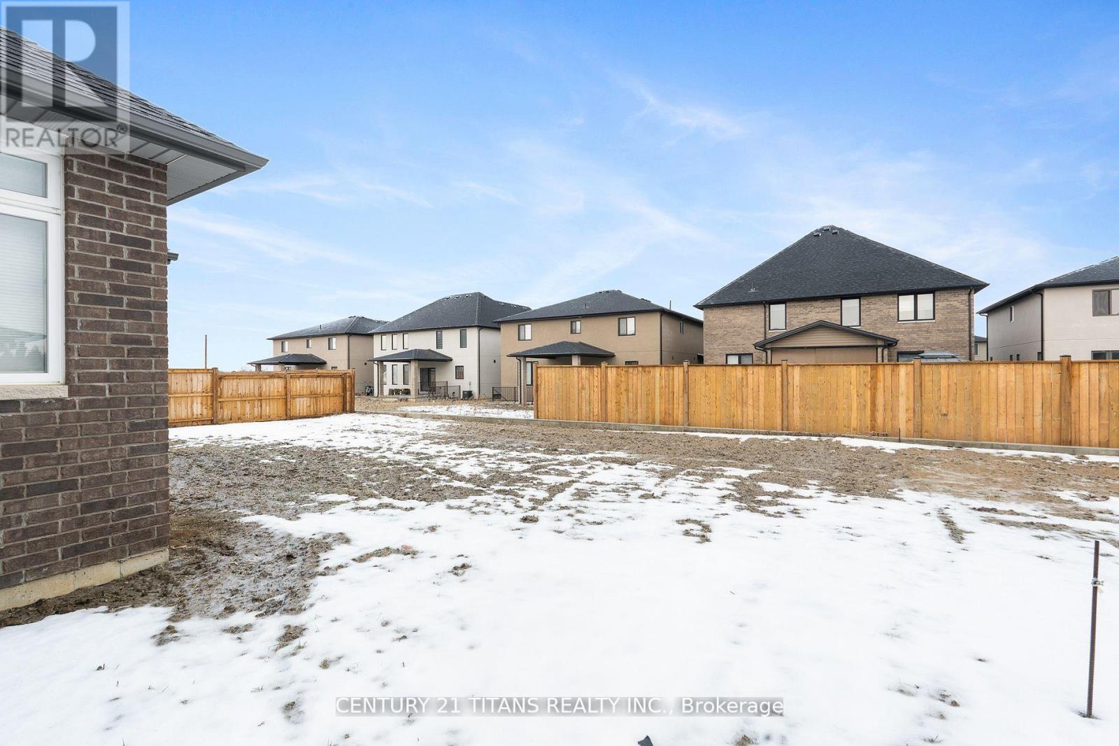 19 Tracy Drive, Chatham-Kent, Ontario  N7M 6G2 - Photo 31 - X12359716
