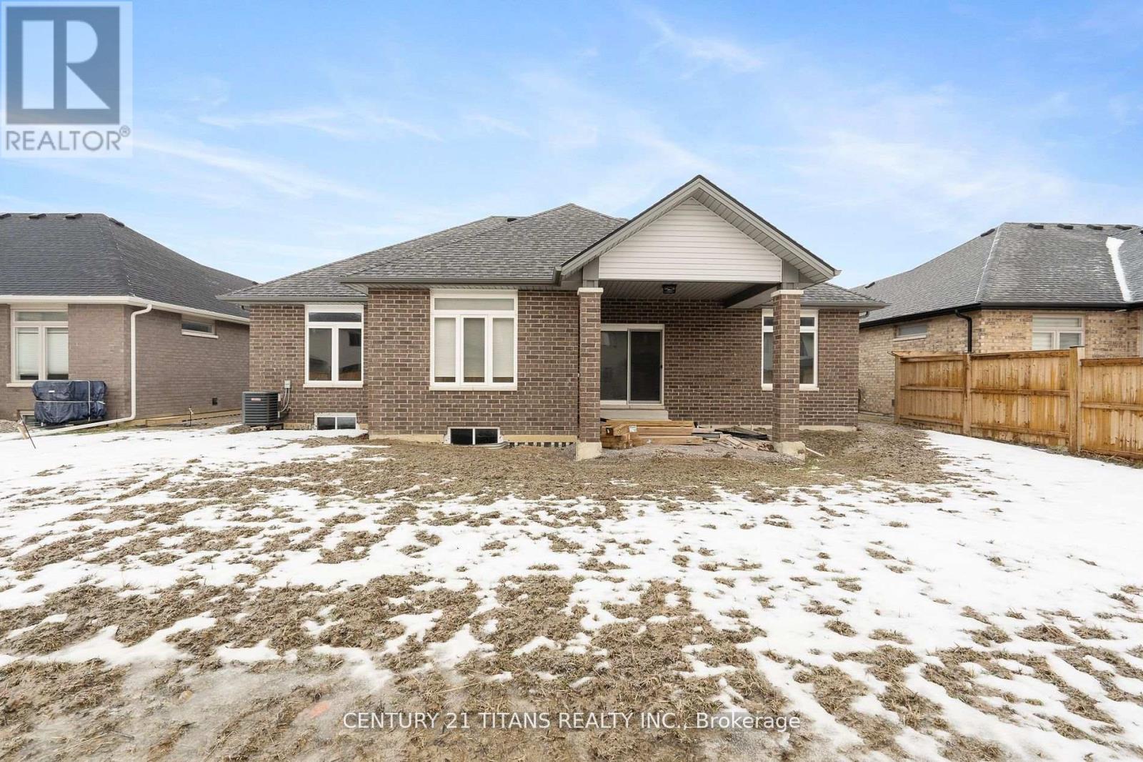 19 Tracy Drive, Chatham-Kent, Ontario  N7M 6G2 - Photo 32 - X12359716