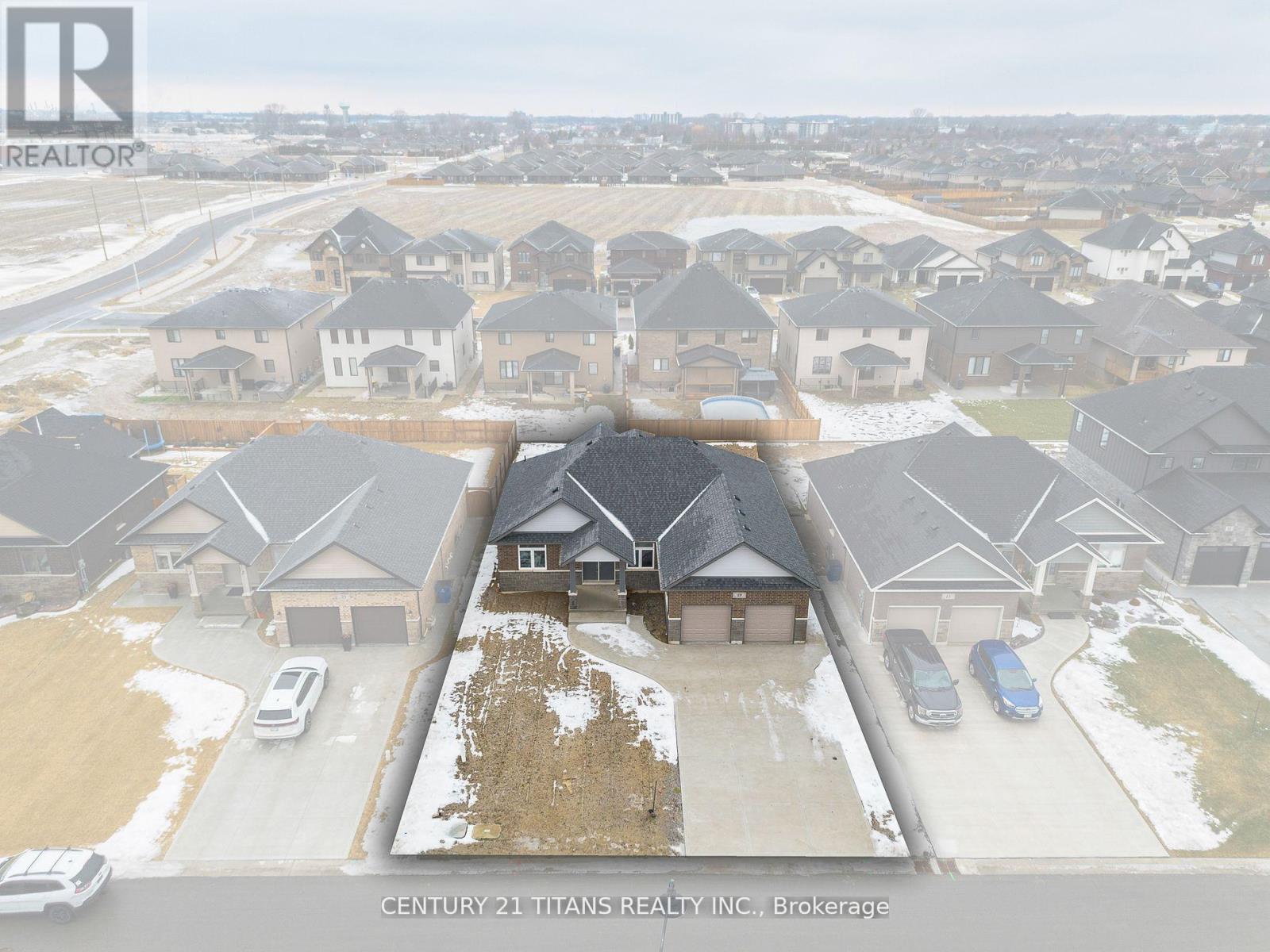 19 Tracy Drive, Chatham-Kent, Ontario  N7M 6G2 - Photo 36 - X12359716