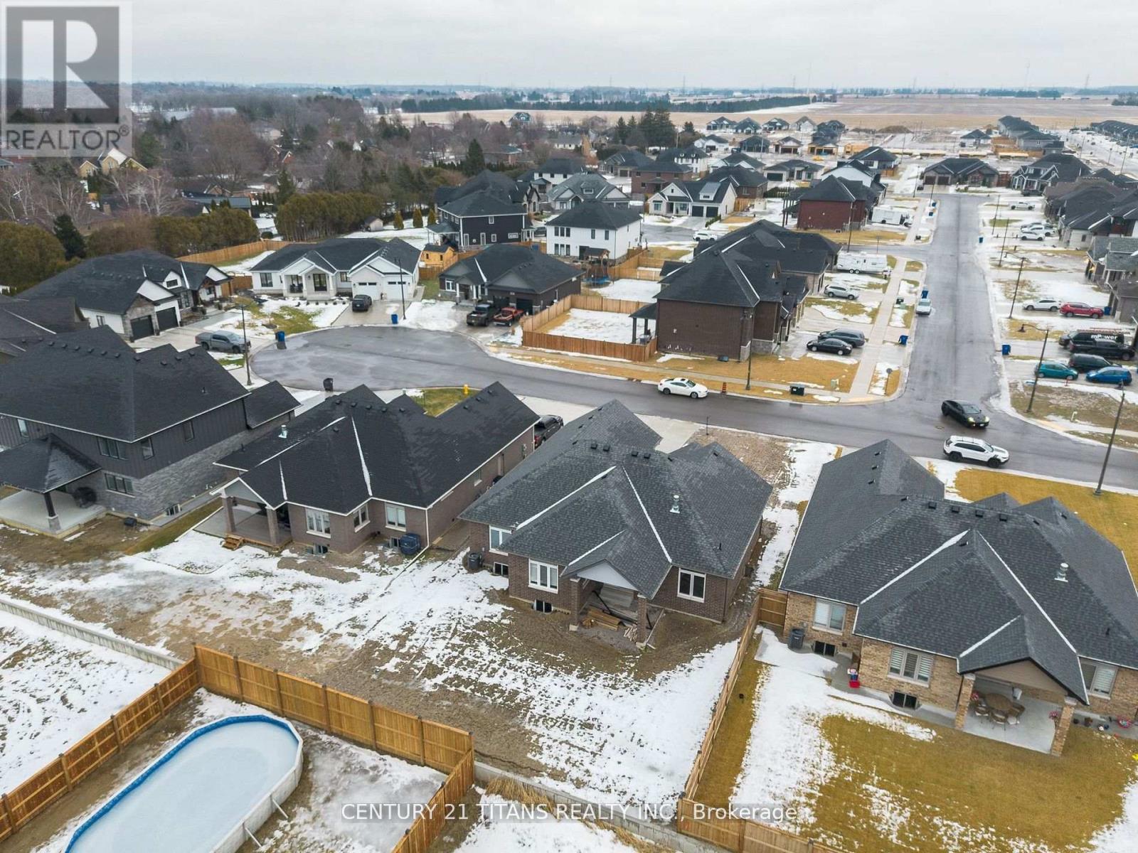 19 Tracy Drive, Chatham-Kent, Ontario  N7M 6G2 - Photo 38 - X12359716