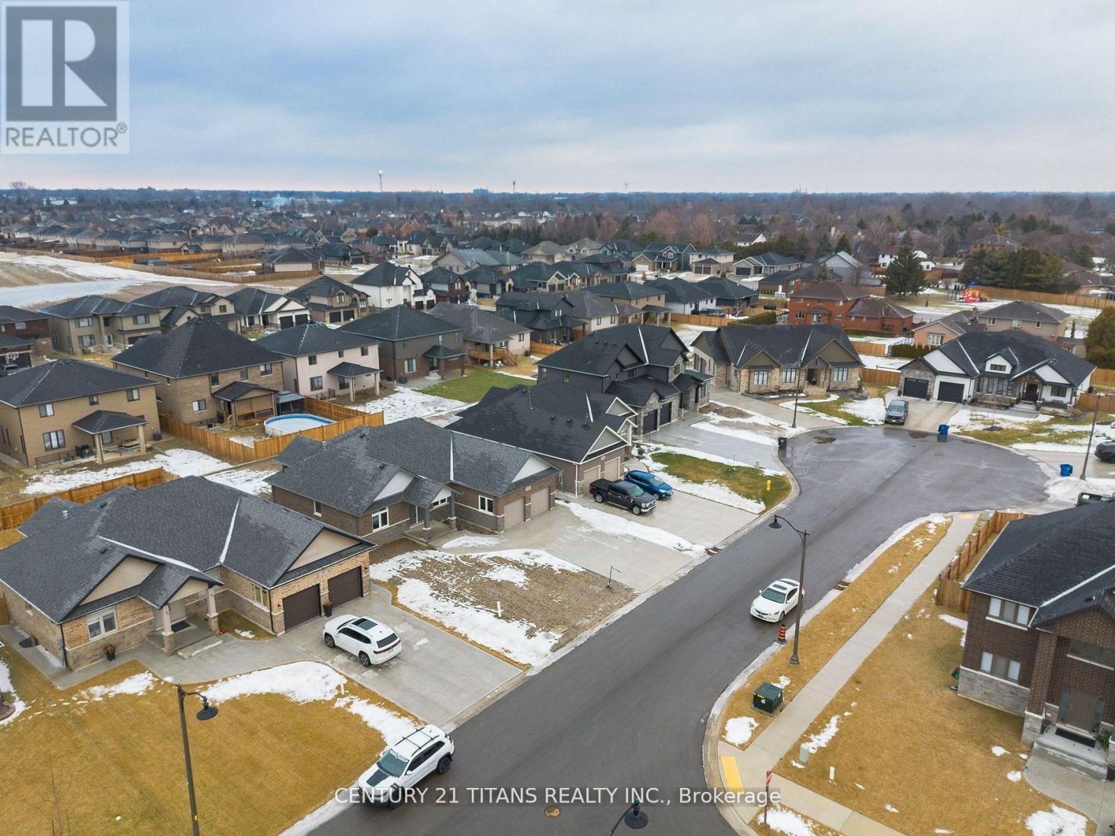 19 Tracy Drive, Chatham-Kent, Ontario  N7M 6G2 - Photo 39 - X12359716