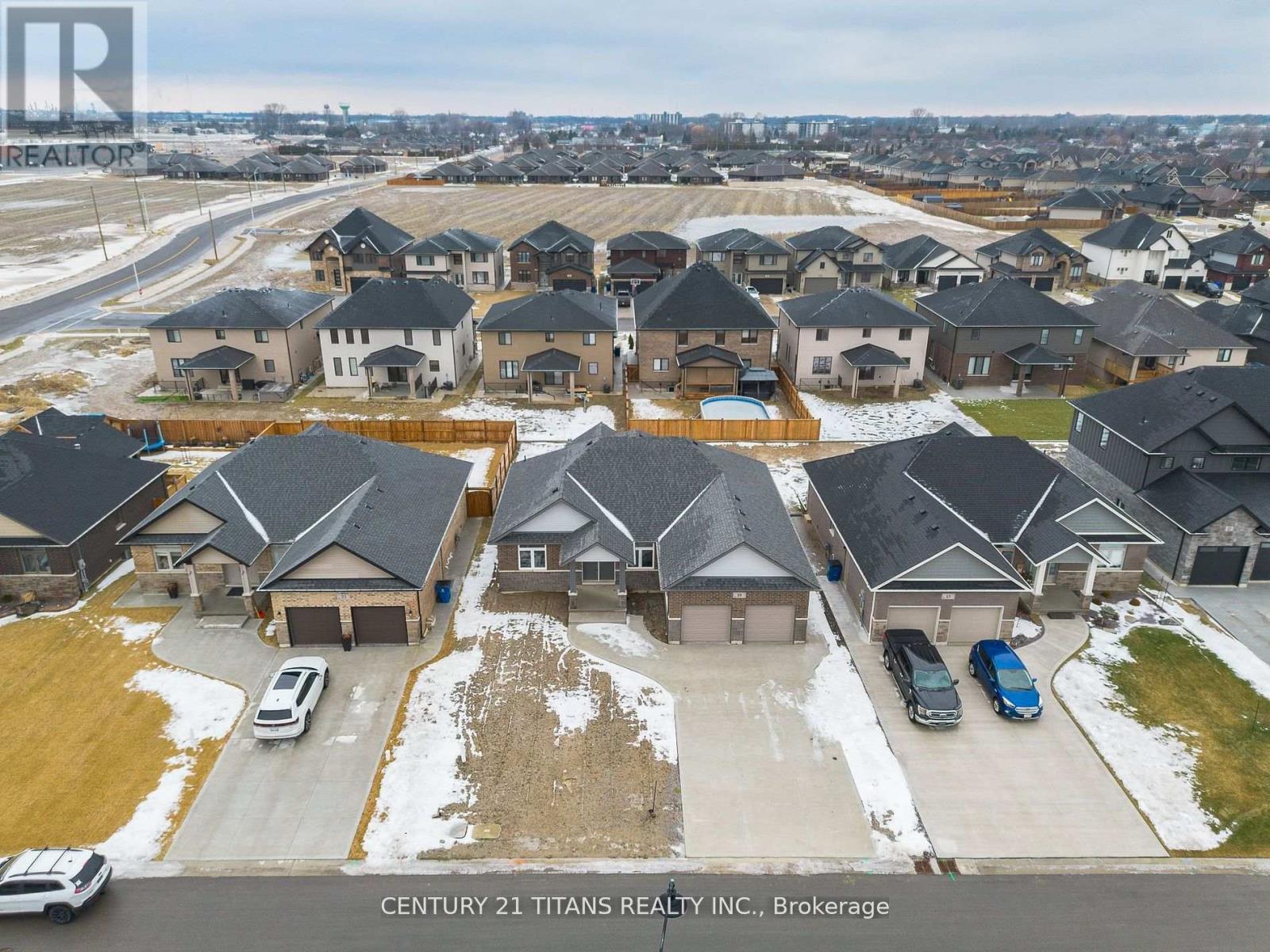 19 Tracy Drive, Chatham-Kent, Ontario  N7M 6G2 - Photo 40 - X12359716