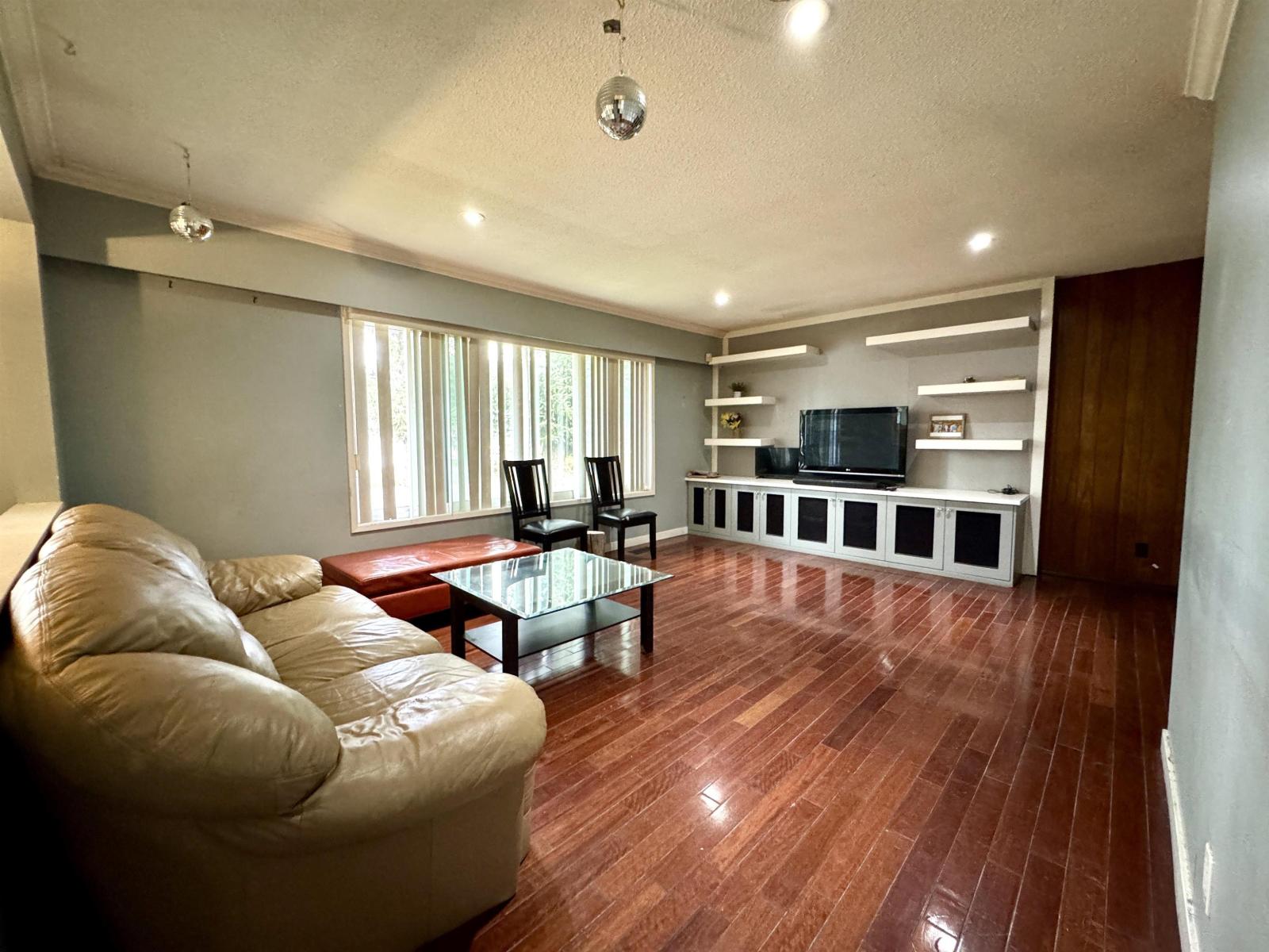 9525 125a Street, Surrey, British Columbia  V3V 4Z3 - Photo 3 - R3037453
