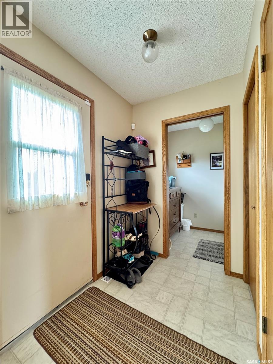 404 Darlington Street E, Yorkton, Saskatchewan  S3N 3Y9 - Photo 2 - SK016389