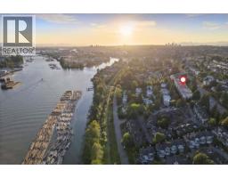202 2250 SE MARINE DRIVE