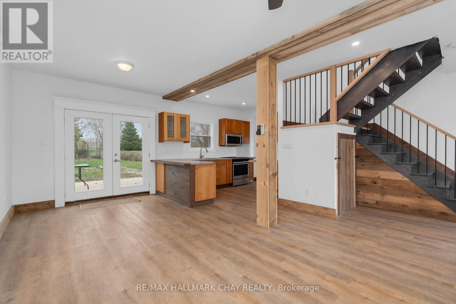 17 County Road 6 Road S, Tiny, Ontario  L0L 2J0 - Photo 6 - S12359778