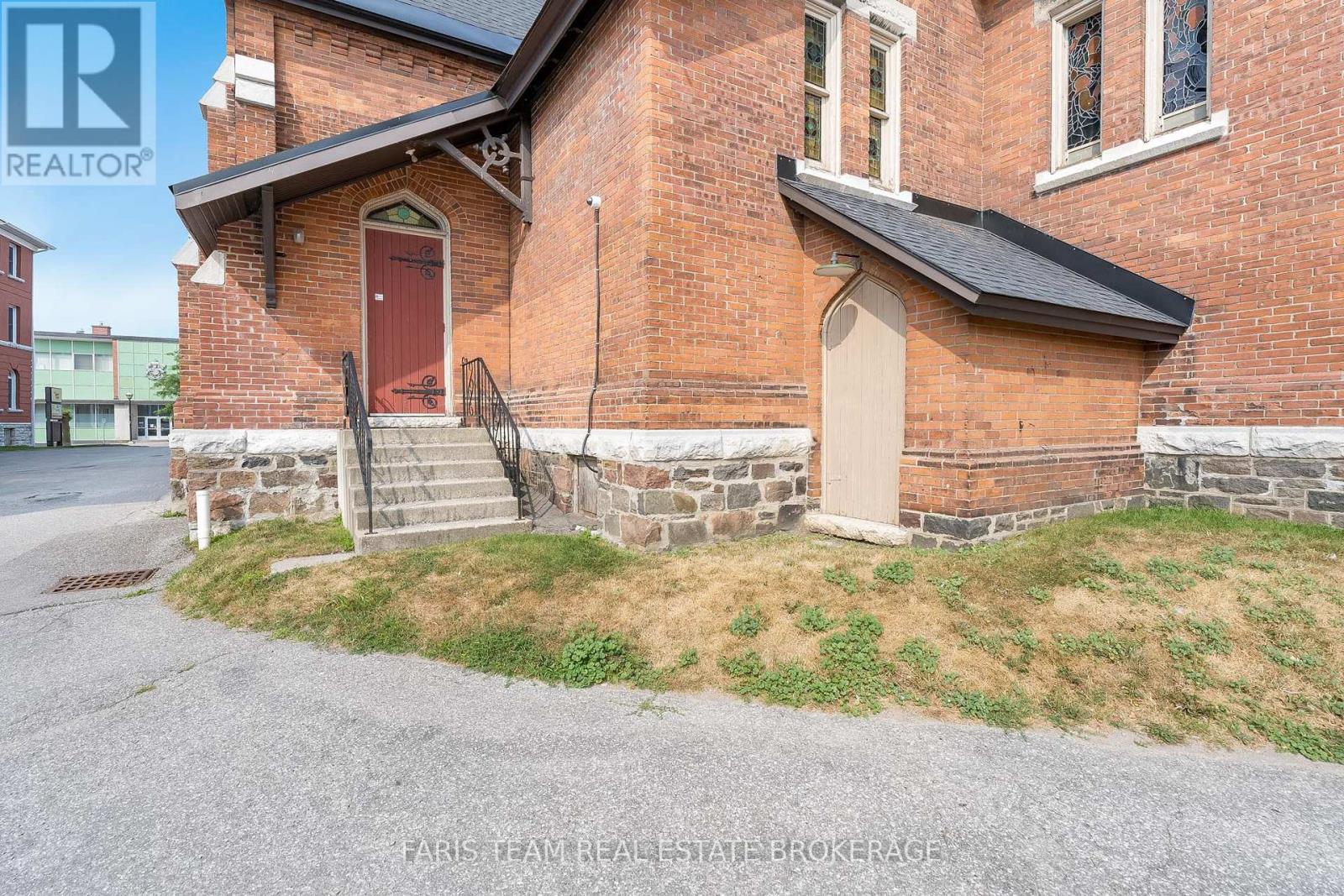 58 Peter Street N, Orillia, Ontario  L3V 4Y7 - Photo 11 - S12359904