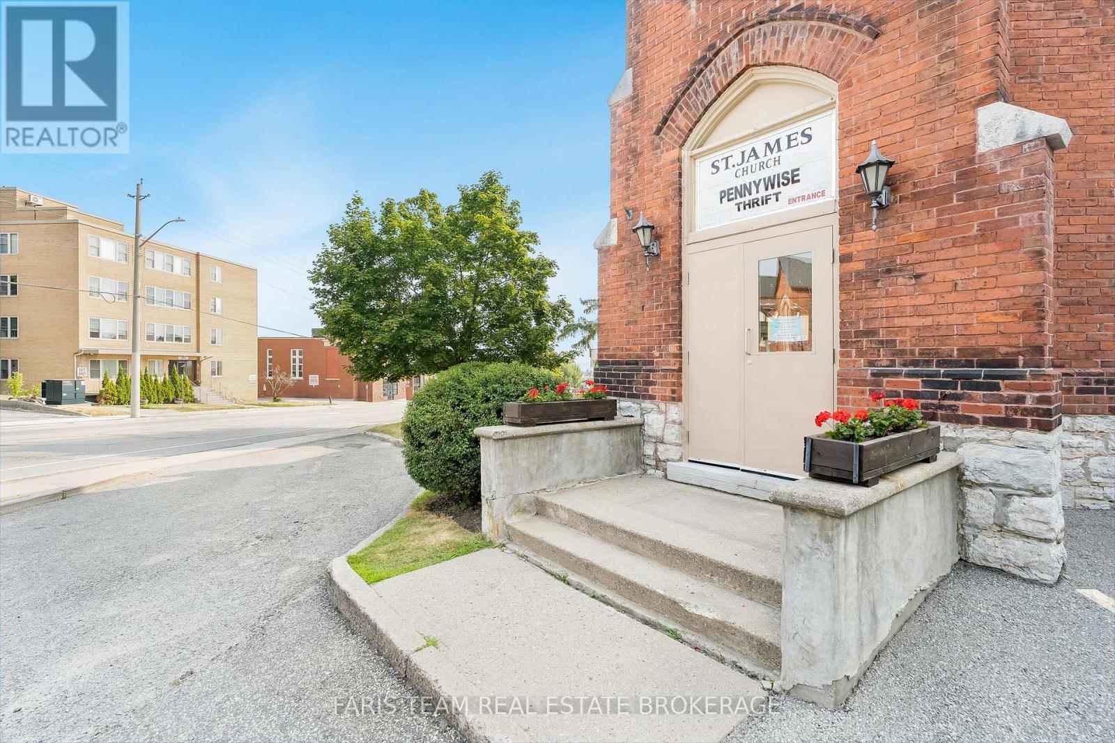58 Peter Street N, Orillia, Ontario  L3V 4Y7 - Photo 8 - S12359904