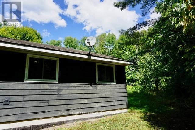 1116 Moon River Road, Muskoka Lakes, Ontario  P0C 1A0 - Photo 11 - X12357840