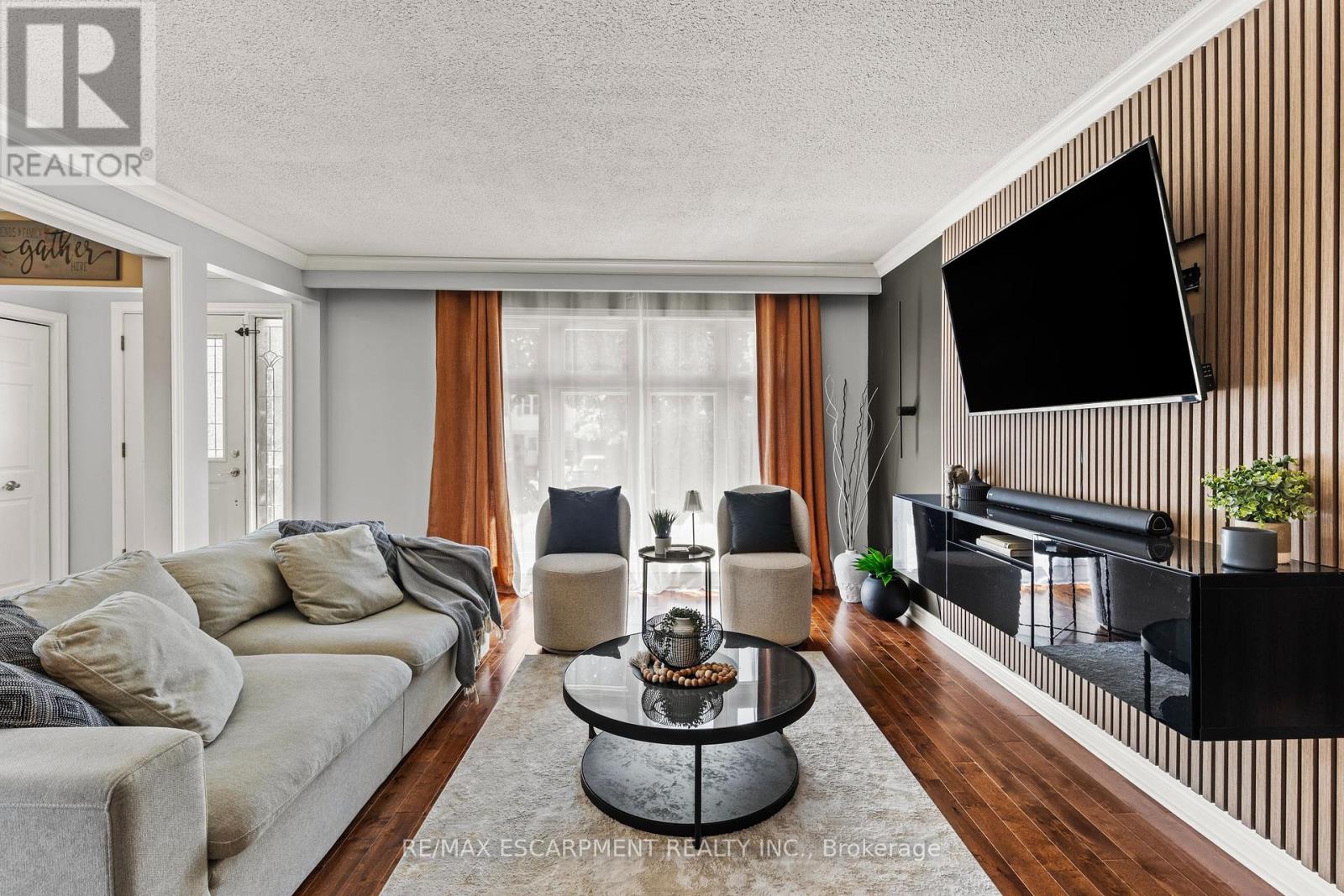 1298 Napier Crescent, Oakville, Ontario  L6H 2A4 - Photo 7 - W12359831
