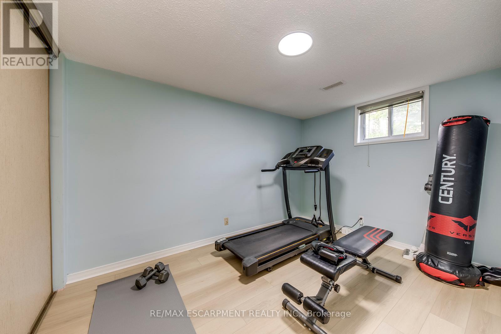 2309 Malcolm Crescent, Burlington, Ontario  L7P 4G8 - Photo 39 - W12359837
