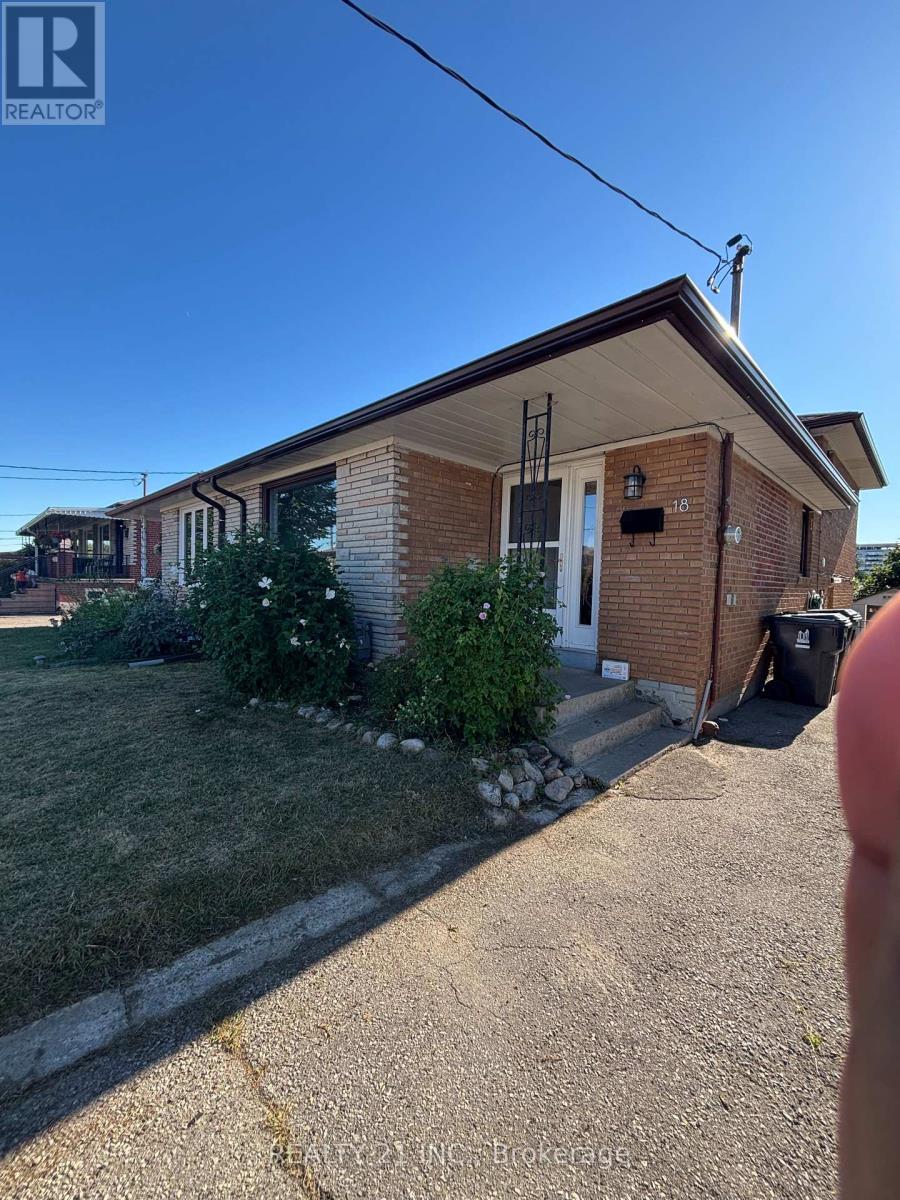 18 Whitbread Crescent, Toronto, Ontario  M3L 2A7 - Photo 1 - W12359895