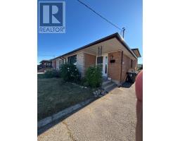 18 WHITBREAD CRESCENT, Toronto, Ontario