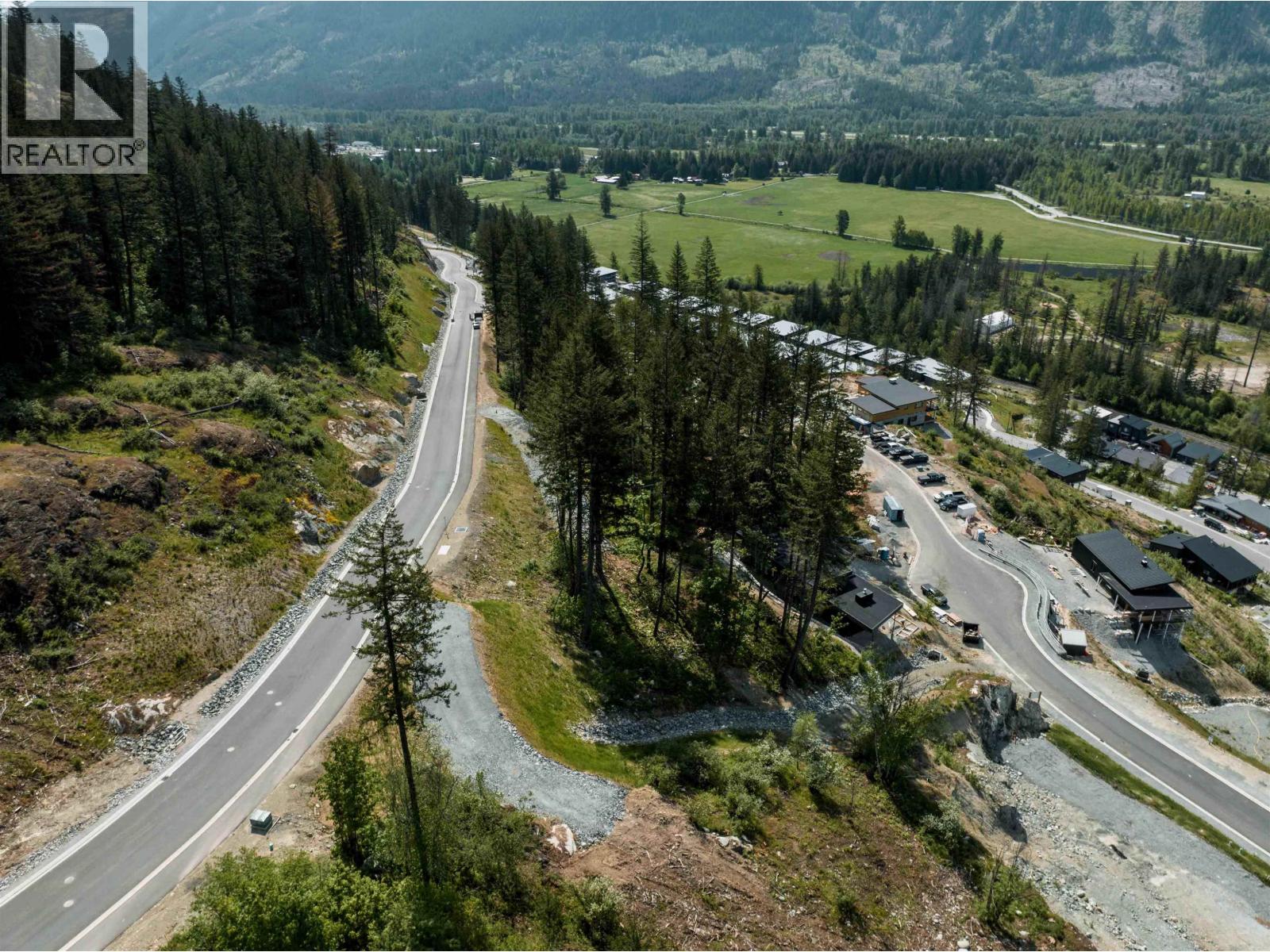 9000 Sun God Mountain Way, Pemberton, British Columbia  V0N 2L3 - Photo 6 - R3039710