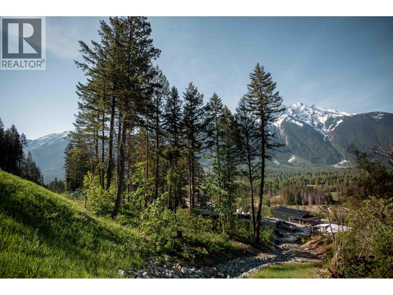 9000 Sun God Mountain Way, Pemberton, British Columbia  V0N 2L3 - Photo 8 - R3039710