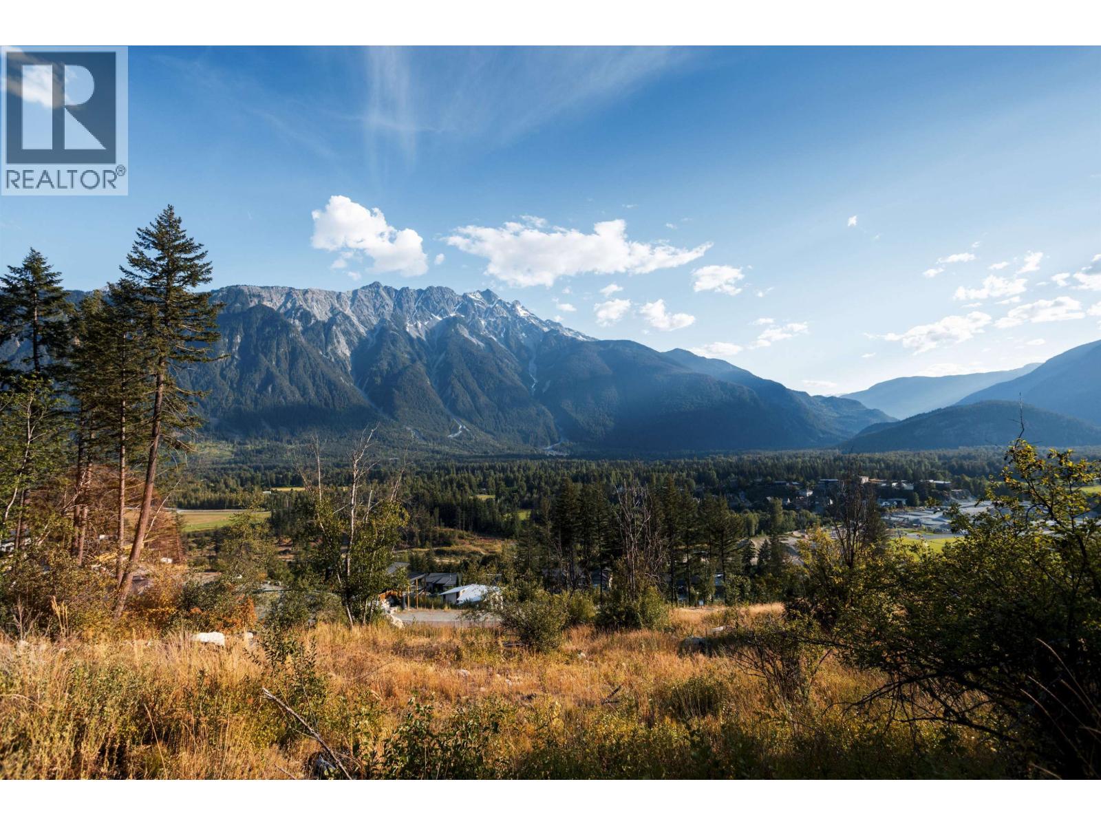 9002 Sun God Mountain Way, Pemberton, British Columbia  V0N 2L3 - Photo 4 - R3039713