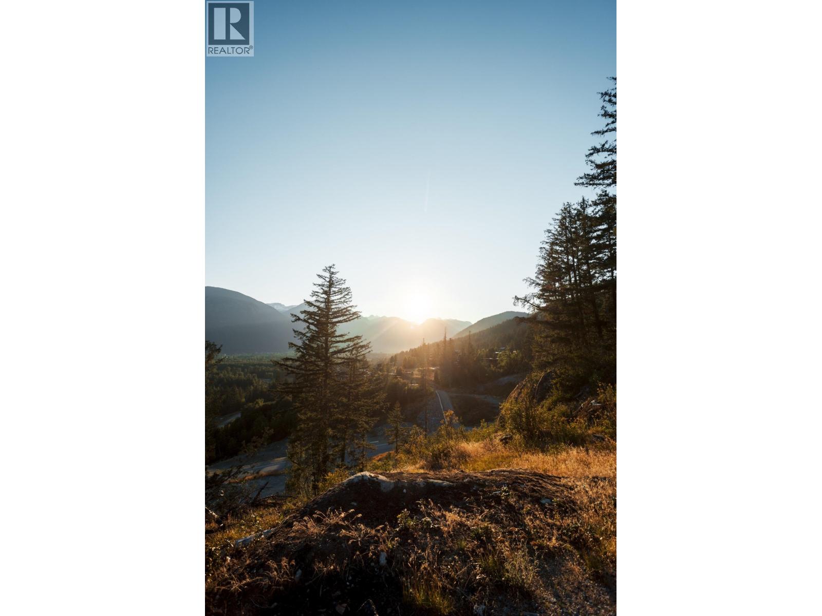 9004 Sun God Mountain Way, Pemberton, British Columbia  V0N 2L3 - Photo 2 - R3039729