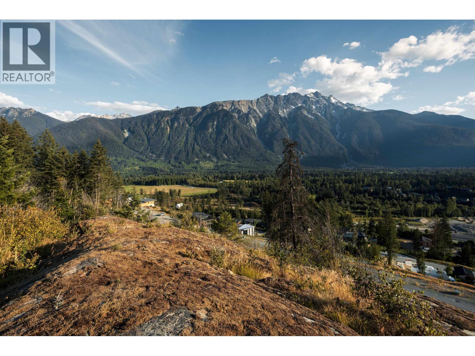 9004 Sun God Mountain Way, Pemberton, British Columbia  V0N 2L3 - Photo 3 - R3039729