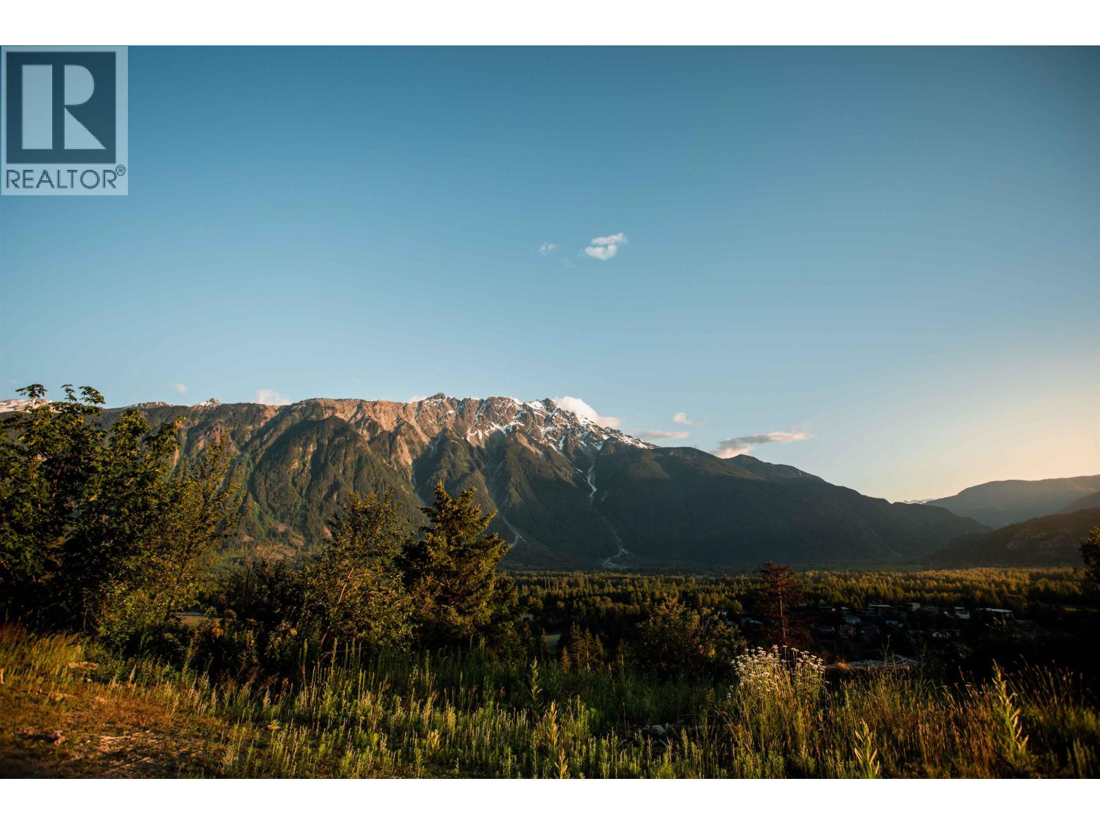 9004 Sun God Mountain Way, Pemberton, British Columbia  V0N 2L3 - Photo 5 - R3039729