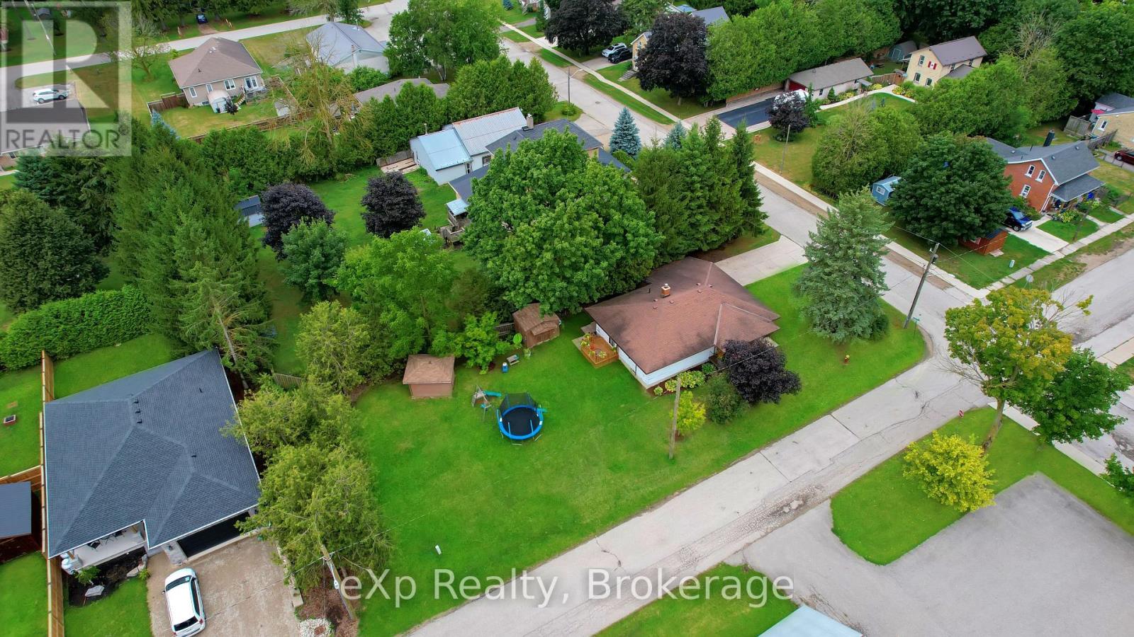 16 Geddes Street, Minto, Ontario  N0G 1M0 - Photo 2 - X12359935