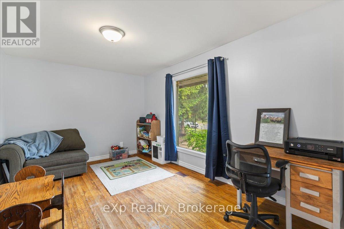 16 Geddes Street, Minto, Ontario  N0G 1M0 - Photo 7 - X12359935