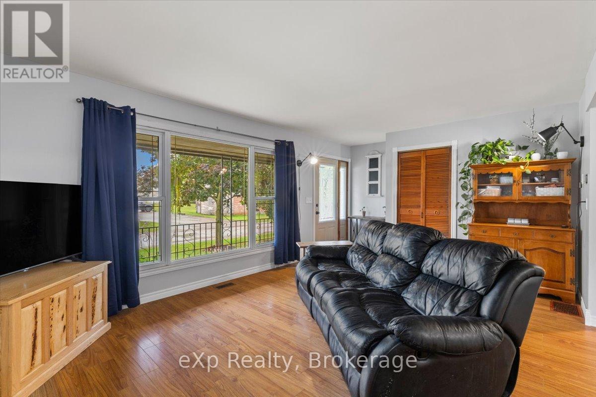 16 Geddes Street, Minto, Ontario  N0G 1M0 - Photo 8 - X12359935