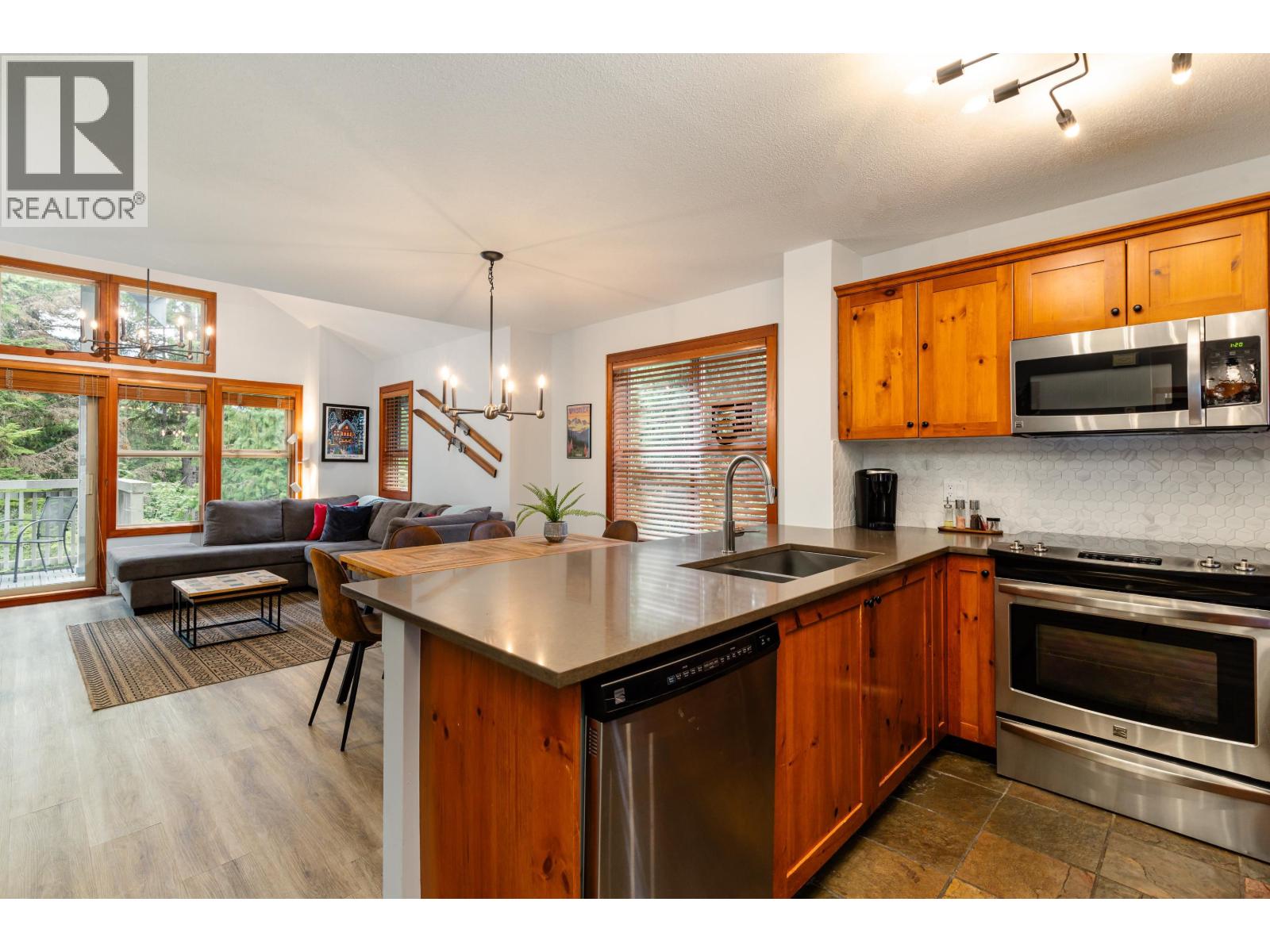 31 4661 Blackcomb Way, Whistler, British Columbia  V8E 0Z1 - Photo 8 - R3039745