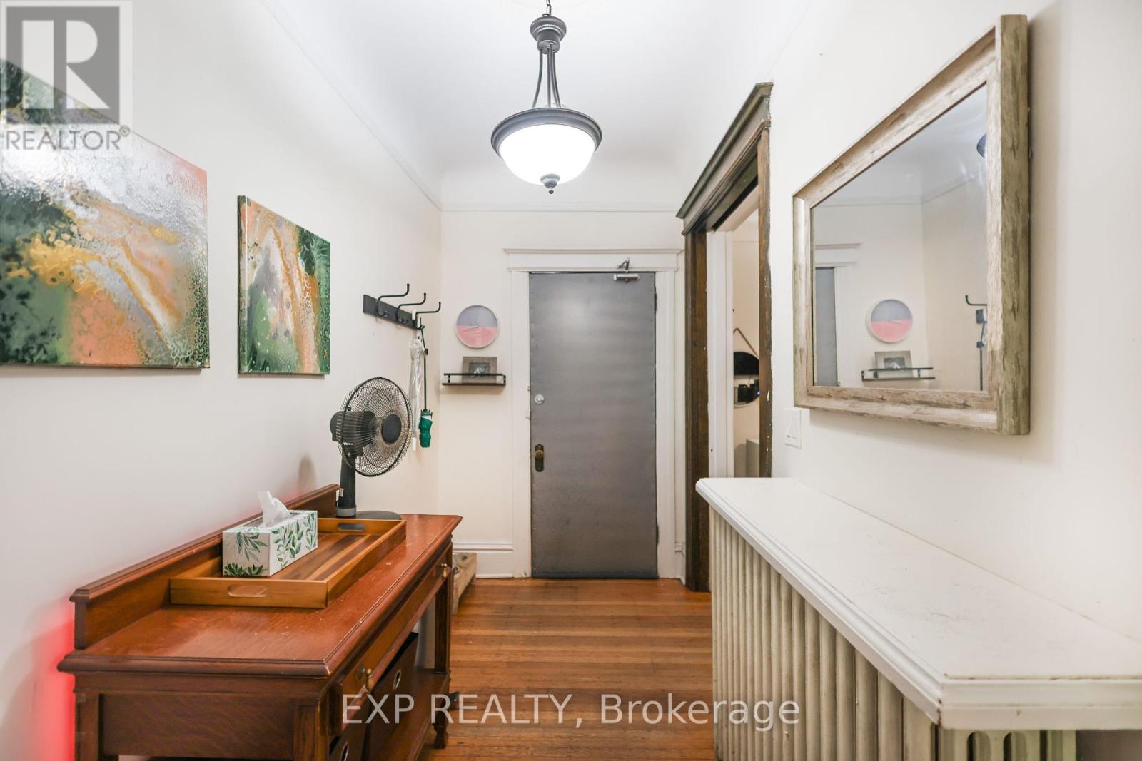 28 Eastbourne Avenue, Hamilton, Ontario  L8M 2M7 - Photo 5 - X12359821