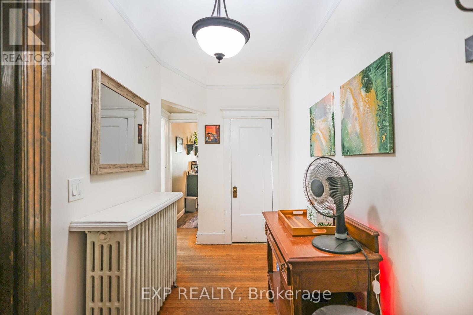 28 Eastbourne Avenue, Hamilton, Ontario  L8M 2M7 - Photo 6 - X12359821