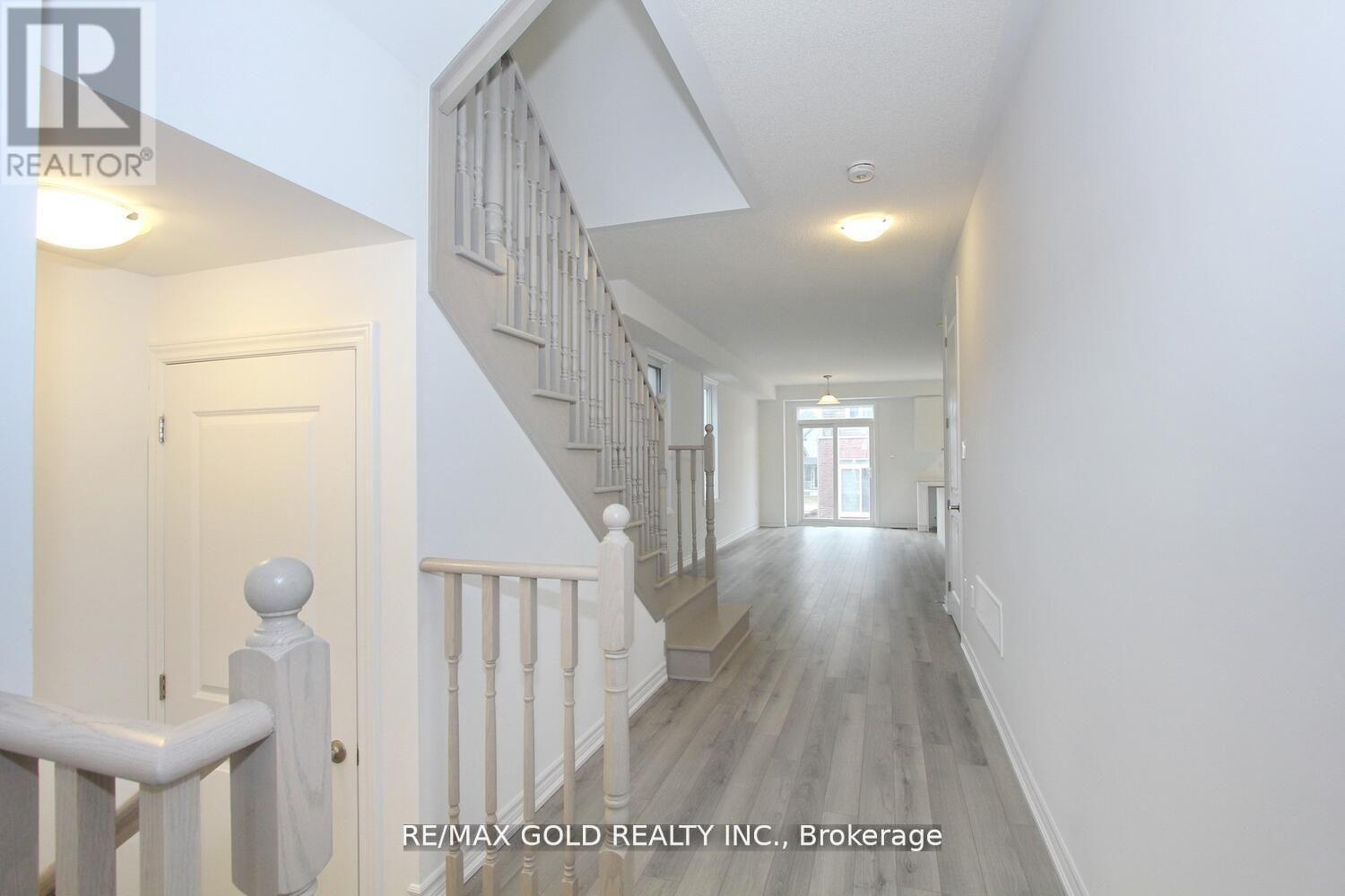 127 Molozzi Street, Erin, Ontario  N0B 1T0 - Photo 10 - X12359907