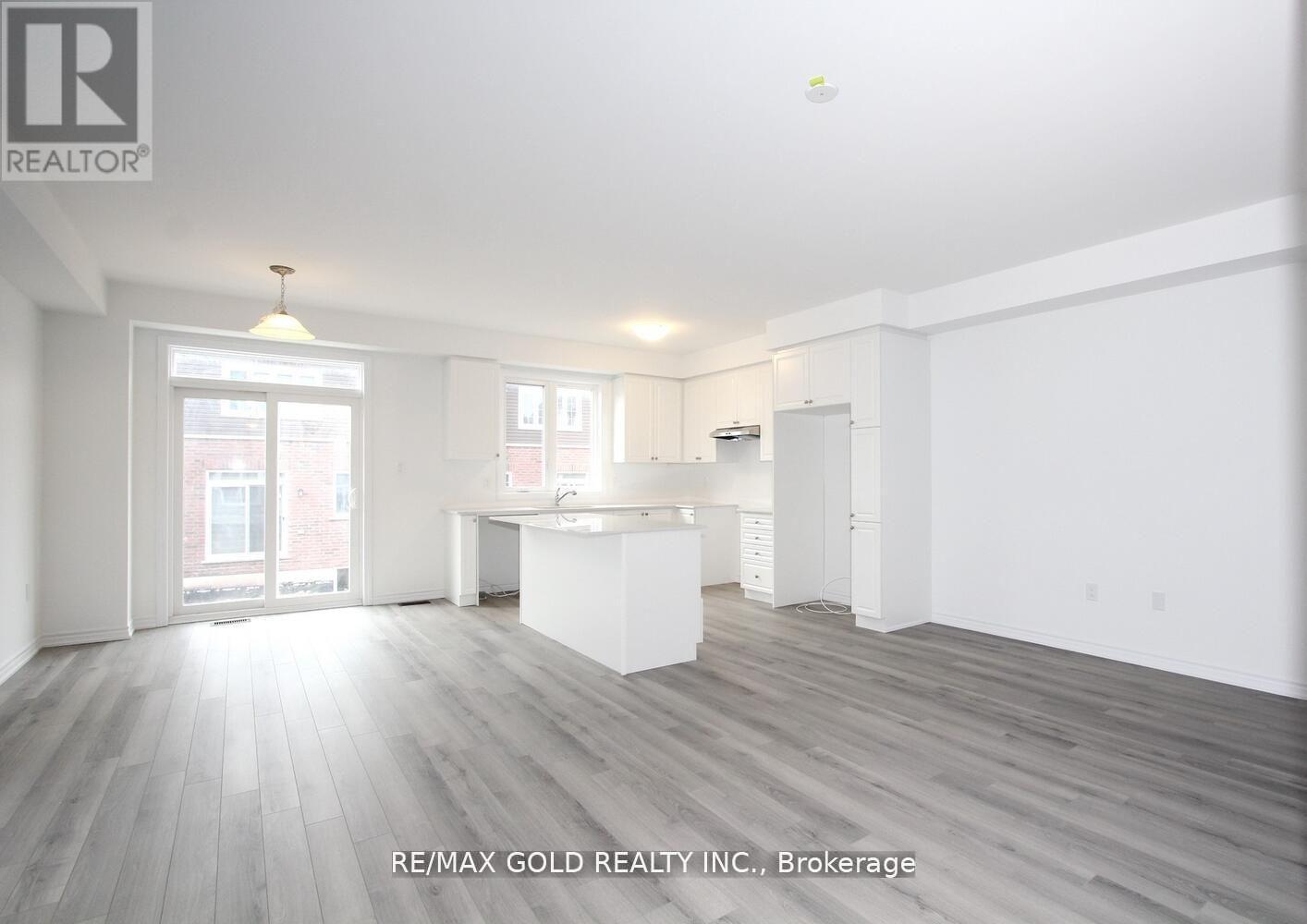 127 Molozzi Street, Erin, Ontario  N0B 1T0 - Photo 13 - X12359907