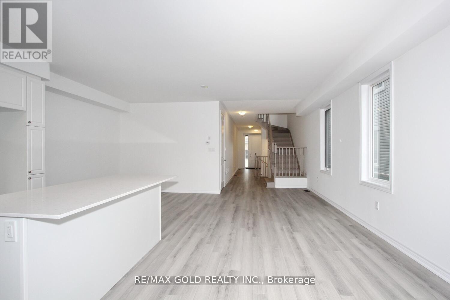 127 Molozzi Street, Erin, Ontario  N0B 1T0 - Photo 18 - X12359907