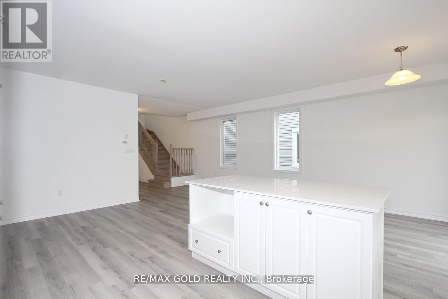 127 Molozzi Street, Erin, Ontario  N0B 1T0 - Photo 19 - X12359907