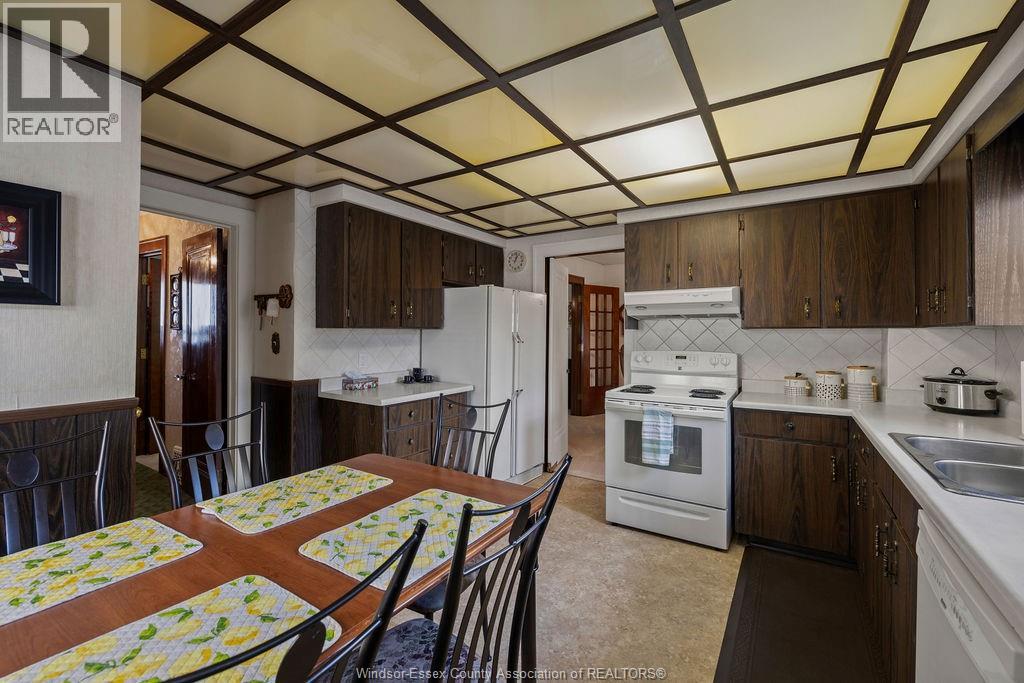 2333 Chilver, Windsor, Ontario  N8W 2V6 - Photo 10 - 25021418