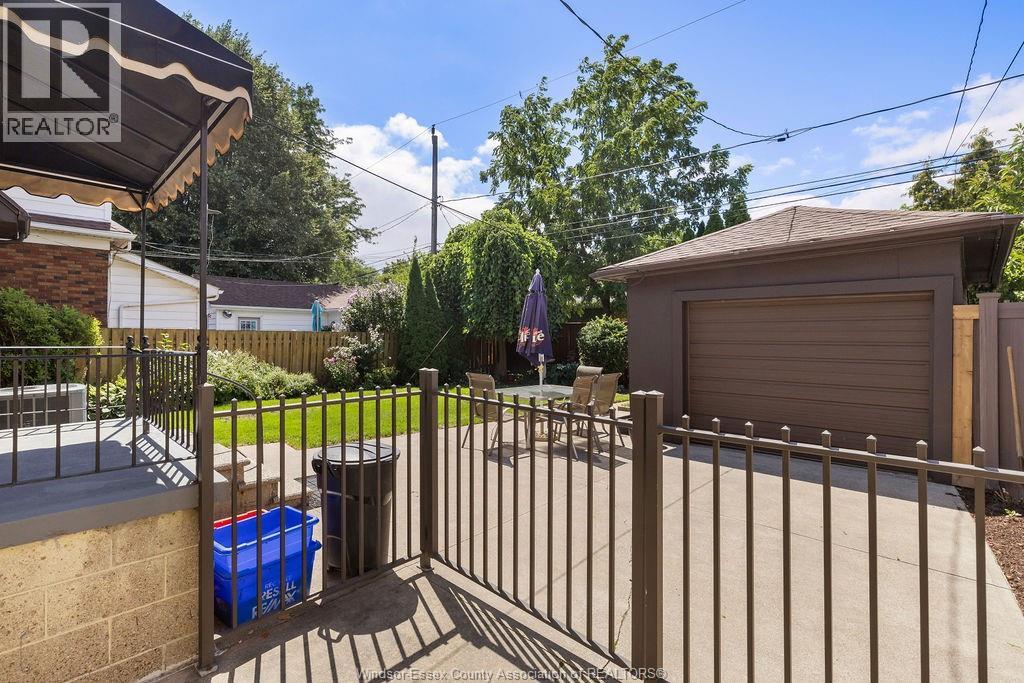 2333 Chilver, Windsor, Ontario  N8W 2V6 - Photo 3 - 25021418